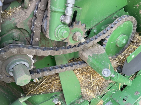 2020 John Deere 560M Baler/Round