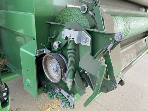 2020 John Deere 560M Baler/Round