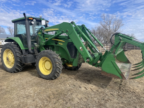 2011 John Deere 7630 Tractor