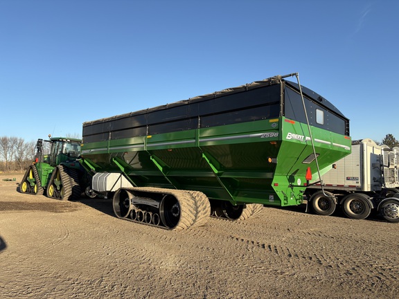 2022 Brent 2596 Grain Cart