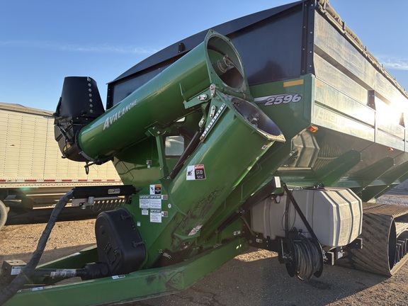 2022 Brent 2596 Grain Cart