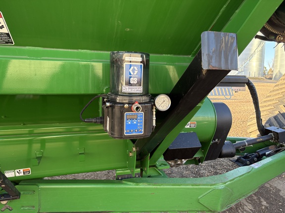 2022 Brent 2596 Grain Cart