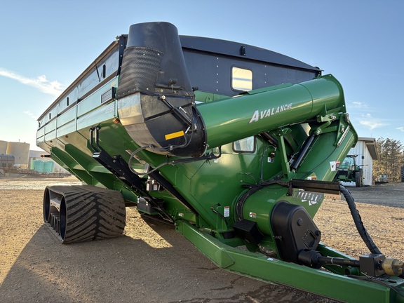 2022 Brent 2596 Grain Cart