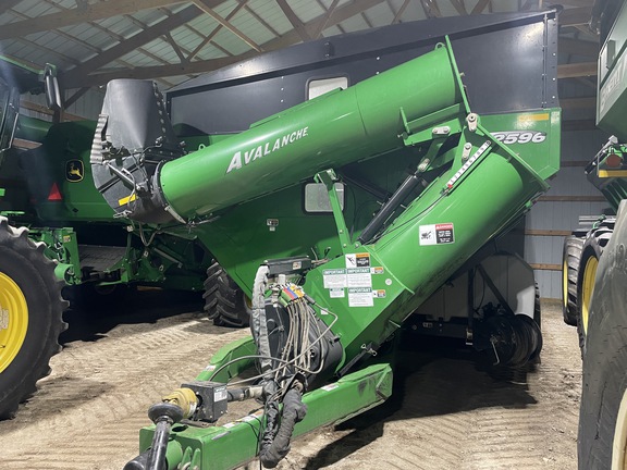 2022 Brent 2596 Grain Cart