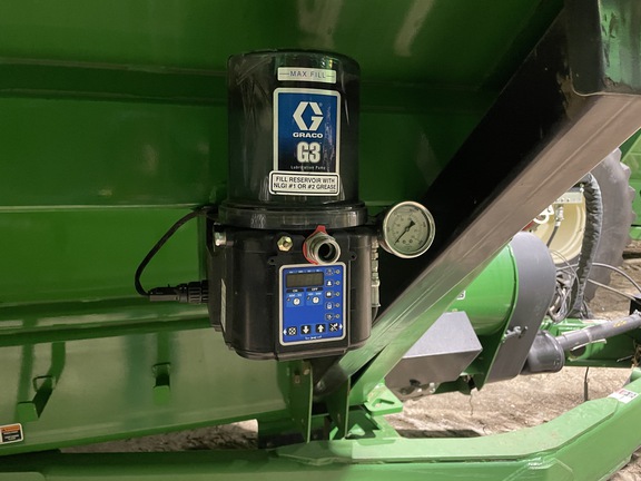 2022 Brent 2596 Grain Cart