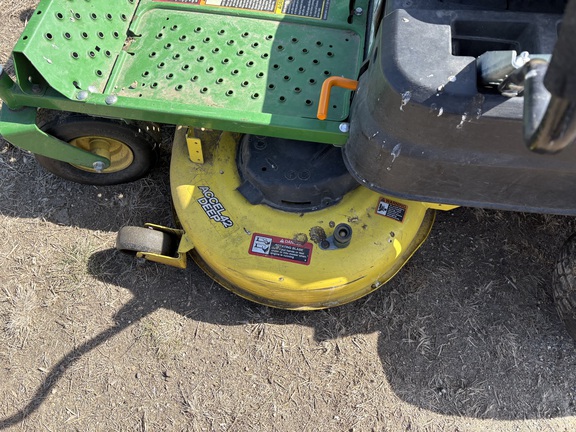 2017 John Deere Z335E Mower/Zero Turn
