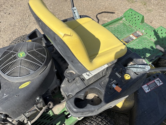 2017 John Deere Z335E Mower/Zero Turn