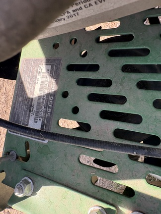 2017 John Deere Z335E Mower/Zero Turn