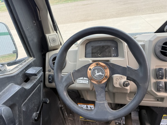 2022 John Deere XUV 835R ATV