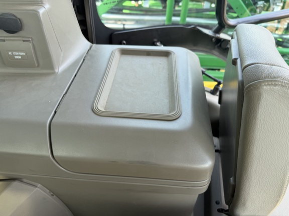 2022 John Deere 612R Sprayer/High Clearance
