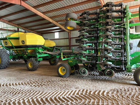 2023 John Deere N550 Air Seeder