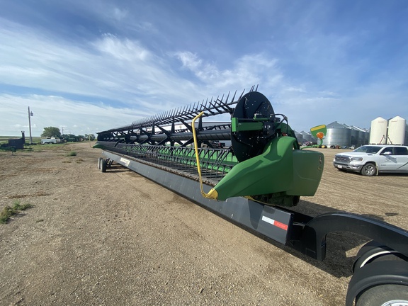 2020 John Deere 745FD Header Combine