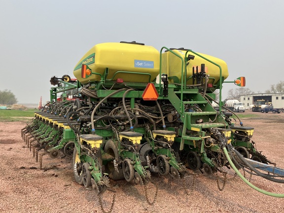 2009 John Deere DB60 Planter