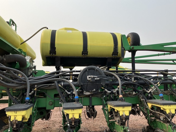 2009 John Deere DB60 Planter