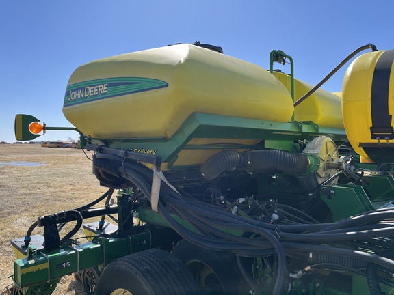 2009 John Deere DB60 Planter