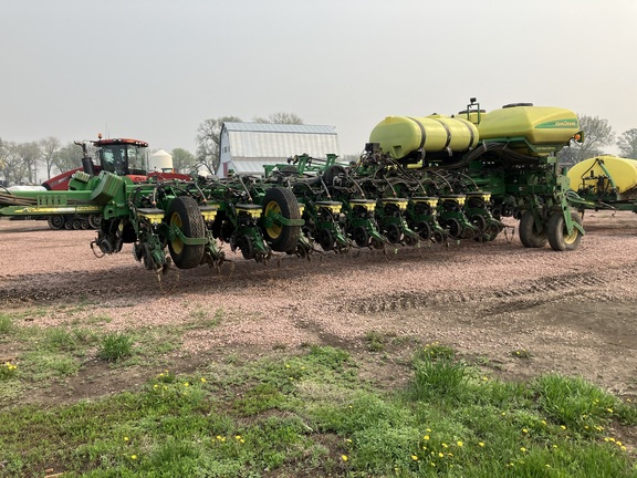 2009 John Deere 1770NT CCS Planter