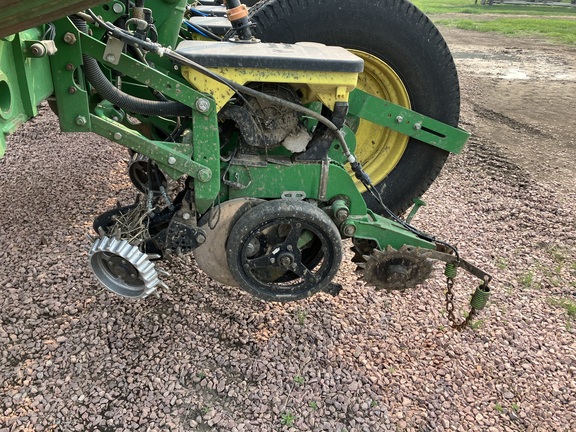 2009 John Deere 1770NT CCS Planter