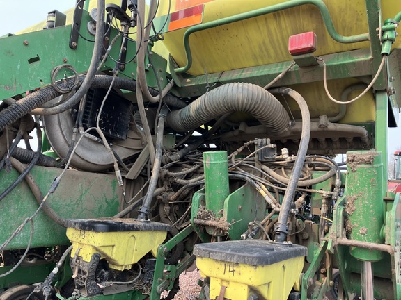 2009 John Deere 1770NT CCS Planter