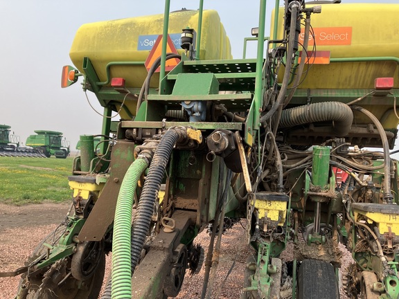 2009 John Deere 1770NT CCS Planter