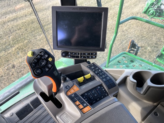 2023 John Deere X9 1000 Combine
