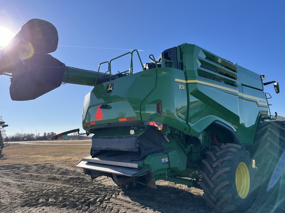 2023 John Deere X9 1000 Combine