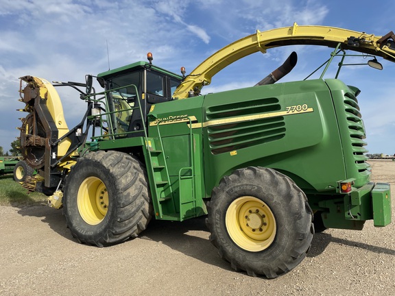 2004 John Deere 7700 Forage Harvester