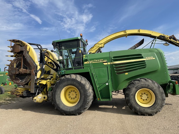 2004 John Deere 7700 Forage Harvester