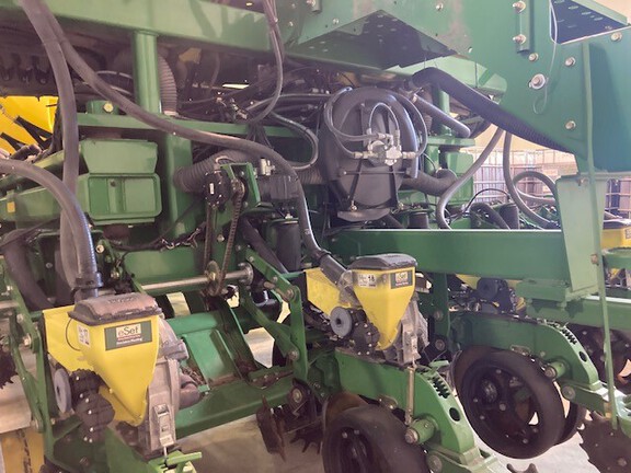 2012 John Deere DB90 Planter