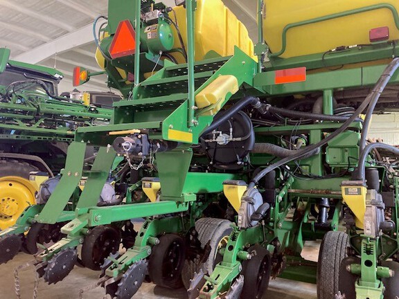 2012 John Deere DB90 Planter