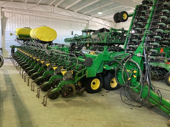 2012 John Deere DB90 Planter