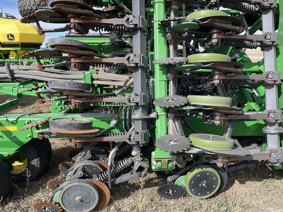 2013 John Deere 1890 Air Seeder