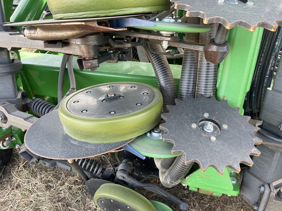 2013 John Deere 1890 Air Seeder