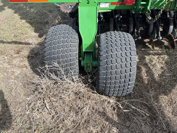 2013 John Deere 1890 Air Seeder