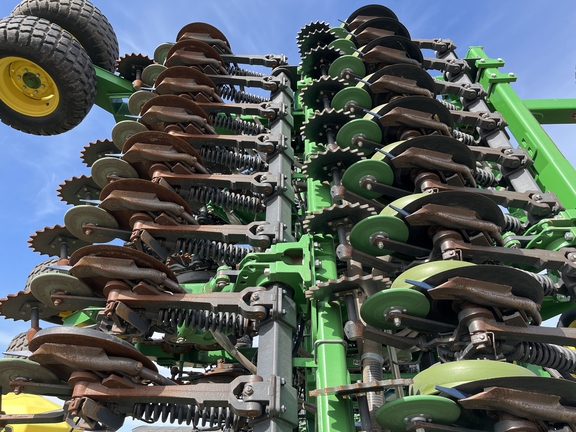 2013 John Deere 1890 Air Seeder