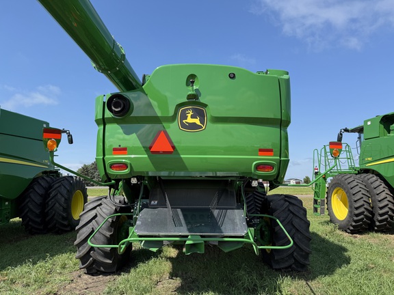 2023 John Deere S780 Combine
