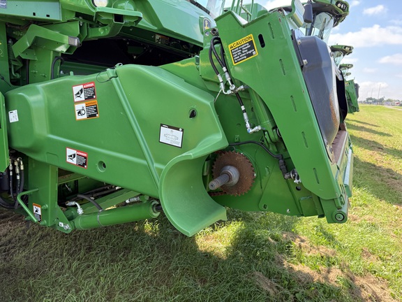 2023 John Deere S780 Combine