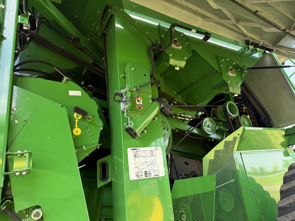 2023 John Deere S780 Combine