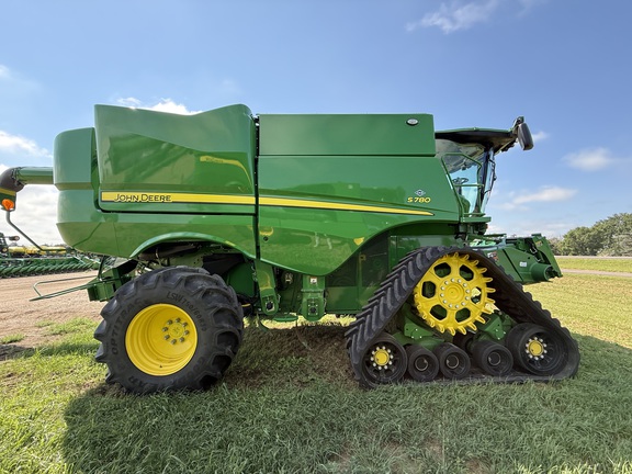 2023 John Deere S780 Combine