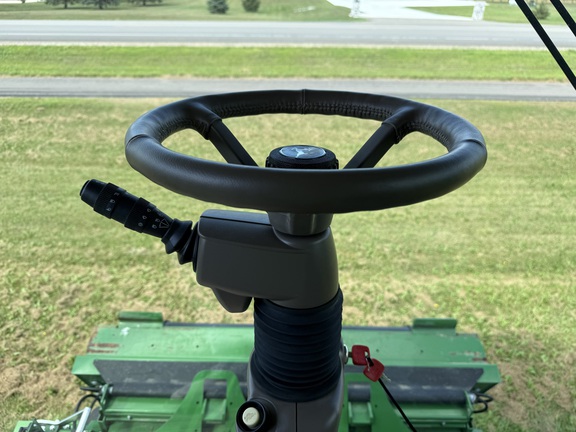 2023 John Deere S780 Combine