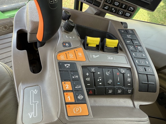 2023 John Deere S780 Combine