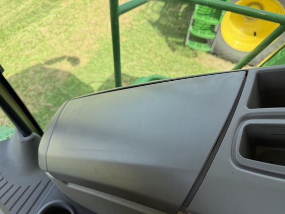 2023 John Deere S780 Combine