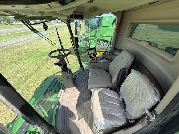 2023 John Deere S780 Combine