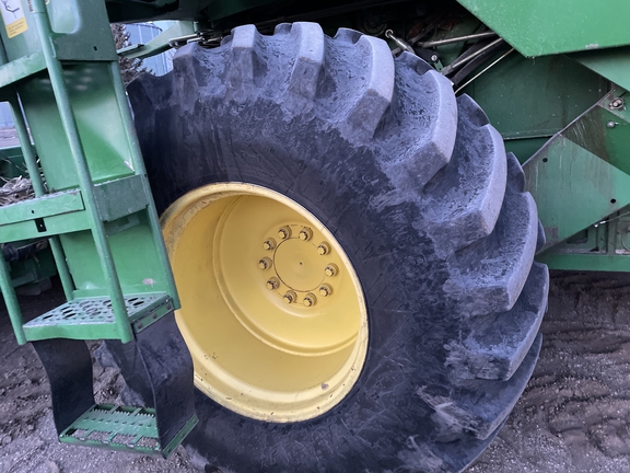 1994 John Deere 9600 Combine