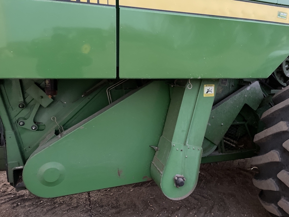 1994 John Deere 9600 Combine