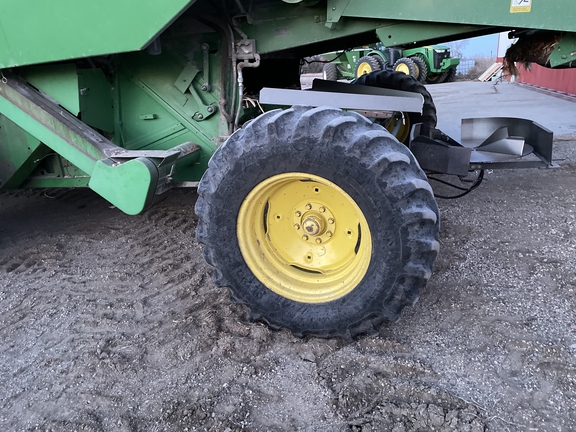 1994 John Deere 9600 Combine