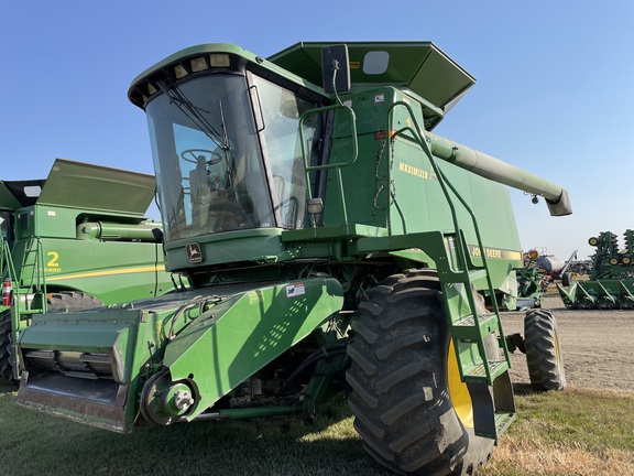 1994 John Deere 9600 Combine