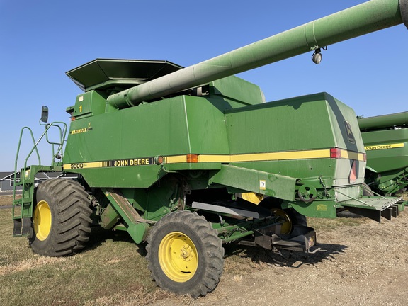 1994 John Deere 9600 Combine