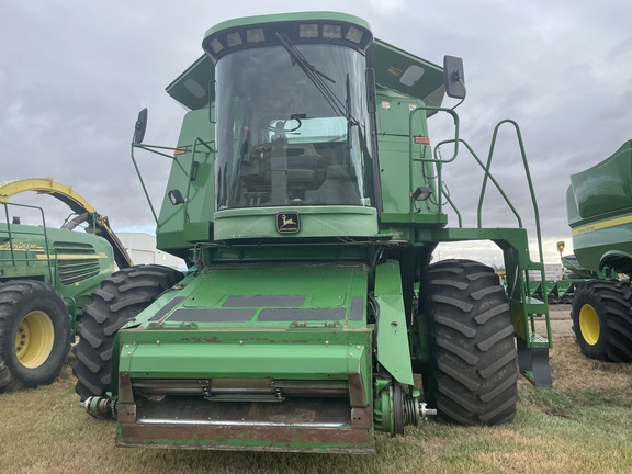 1994 John Deere 9600 Combine