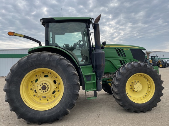 2016 John Deere 6175R Tractor