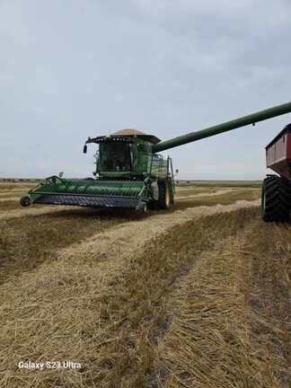 2018 John Deere 615P Header Combine